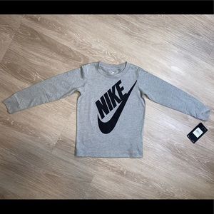 Nike long sleeve shirt toddler sz 4t